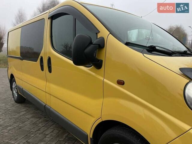 Жовтий Опель Віваро, об'ємом двигуна 2 л та пробігом 272 тис. км за 10700 $, фото 14 на Automoto.ua