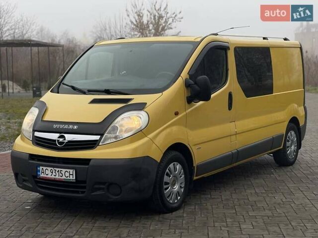 Жовтий Опель Віваро, об'ємом двигуна 2 л та пробігом 272 тис. км за 10700 $, фото 2 на Automoto.ua