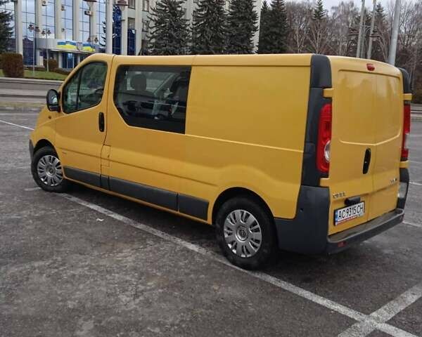 Желтый Опель Виваро, объемом двигателя 2 л и пробегом 270 тыс. км за 11200 $, фото 4 на Automoto.ua