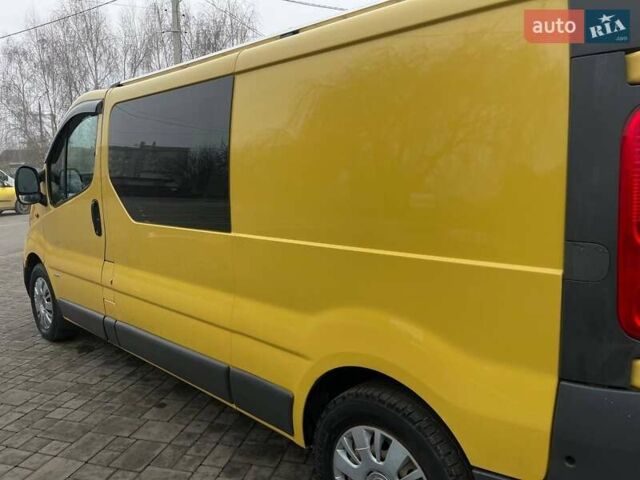 Жовтий Опель Віваро, об'ємом двигуна 2 л та пробігом 272 тис. км за 10700 $, фото 5 на Automoto.ua