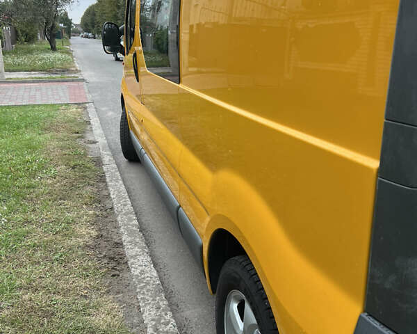 Жовтий Опель Віваро, об'ємом двигуна 2 л та пробігом 142 тис. км за 15700 $, фото 6 на Automoto.ua