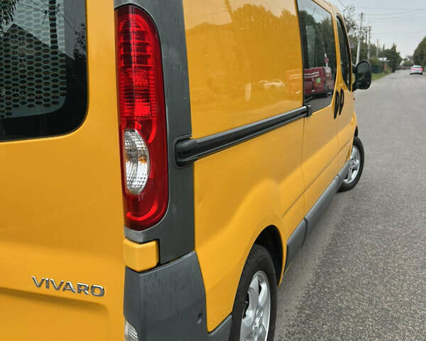 Жовтий Опель Віваро, об'ємом двигуна 2 л та пробігом 142 тис. км за 15700 $, фото 7 на Automoto.ua