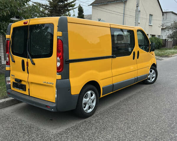 Жовтий Опель Віваро, об'ємом двигуна 2 л та пробігом 142 тис. км за 15700 $, фото 3 на Automoto.ua
