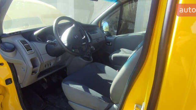 Желтый Опель Виваро, объемом двигателя 2 л и пробегом 297 тыс. км за 11900 $, фото 18 на Automoto.ua