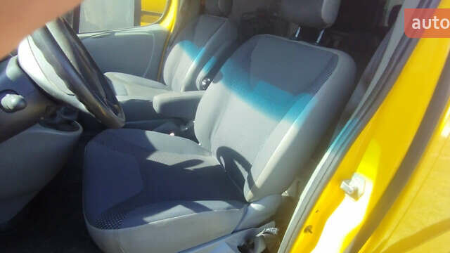 Желтый Опель Виваро, объемом двигателя 2 л и пробегом 297 тыс. км за 11900 $, фото 11 на Automoto.ua