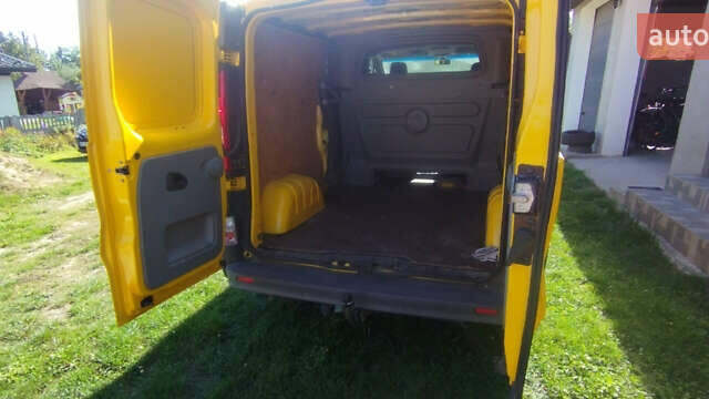 Желтый Опель Виваро, объемом двигателя 2 л и пробегом 297 тыс. км за 11900 $, фото 6 на Automoto.ua