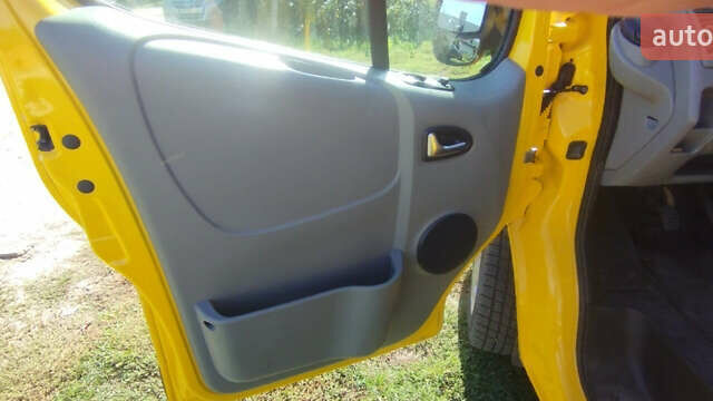 Желтый Опель Виваро, объемом двигателя 2 л и пробегом 297 тыс. км за 11900 $, фото 12 на Automoto.ua