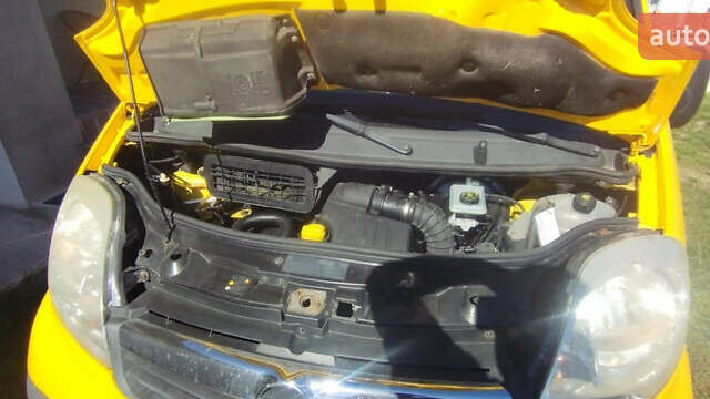 Желтый Опель Виваро, объемом двигателя 2 л и пробегом 297 тыс. км за 11900 $, фото 13 на Automoto.ua