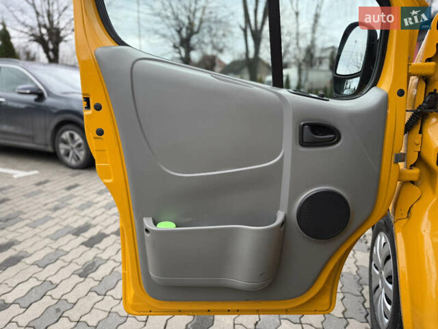 Желтый Опель Виваро, объемом двигателя 2 л и пробегом 318 тыс. км за 13450 $, фото 14 на Automoto.ua
