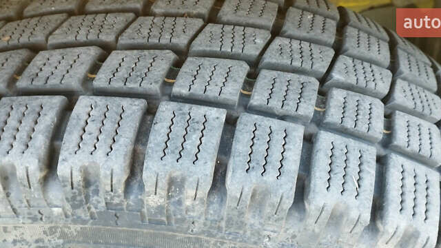 Желтый Опель Виваро, объемом двигателя 2 л и пробегом 297 тыс. км за 11900 $, фото 3 на Automoto.ua