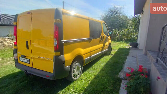 Желтый Опель Виваро, объемом двигателя 2 л и пробегом 297 тыс. км за 11900 $, фото 5 на Automoto.ua