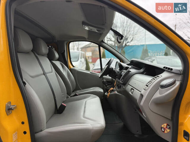 Желтый Опель Виваро, объемом двигателя 2 л и пробегом 318 тыс. км за 13450 $, фото 24 на Automoto.ua