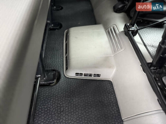 Желтый Опель Виваро, объемом двигателя 2 л и пробегом 318 тыс. км за 13450 $, фото 21 на Automoto.ua