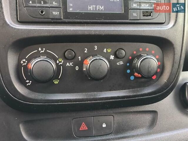 Желтый Опель Виваро, объемом двигателя 1.6 л и пробегом 225 тыс. км за 14990 $, фото 16 на Automoto.ua