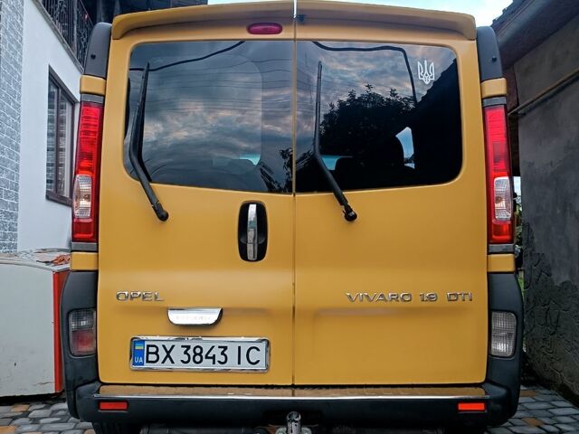 Желтый Опель Виваро, объемом двигателя 1.9 л и пробегом 370 тыс. км за 6500 $, фото 4 на Automoto.ua