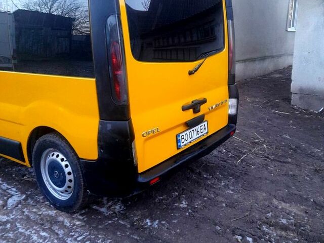 Желтый Опель Виваро, объемом двигателя 1.9 л и пробегом 290 тыс. км за 5000 $, фото 2 на Automoto.ua