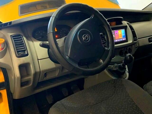 Жовтий Опель Віваро, об'ємом двигуна 1.9 л та пробігом 240 тис. км за 7200 $, фото 7 на Automoto.ua