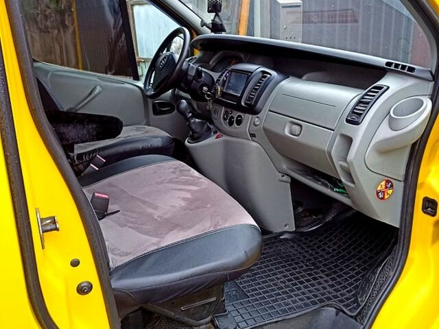 Жовтий Опель Віваро, об'ємом двигуна 2 л та пробігом 0 тис. км за 8400 $, фото 4 на Automoto.ua
