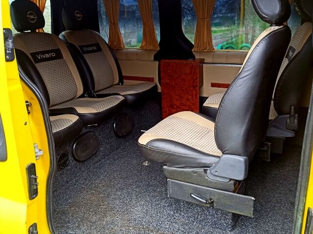 Желтый Опель Виваро, объемом двигателя 2 л и пробегом 415 тыс. км за 8600 $, фото 2 на Automoto.ua