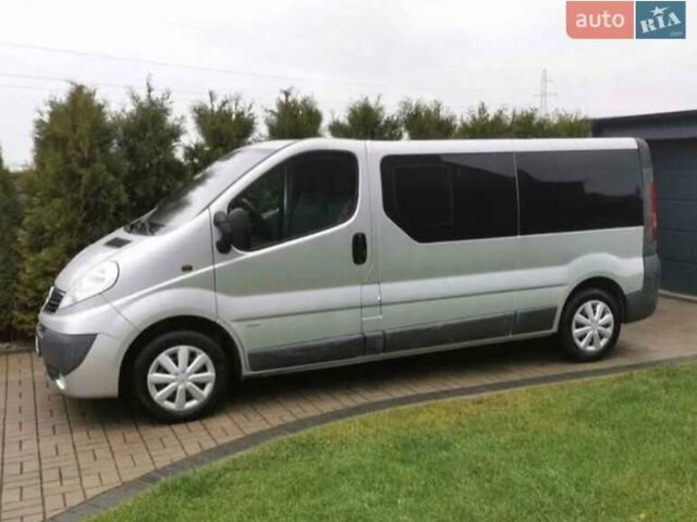 Серый Опель Виваро, объемом двигателя 2.5 л и пробегом 215 тыс. км за 4700 $, фото 6 на Automoto.ua