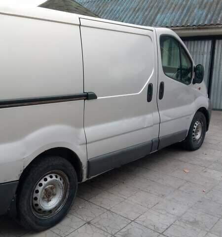 Серый Опель Виваро, объемом двигателя 1.9 л и пробегом 400 тыс. км за 3300 $, фото 2 на Automoto.ua