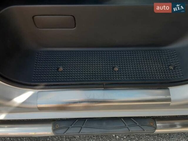 Сірий Опель Віваро, об'ємом двигуна 2 л та пробігом 200 тис. км за 7300 $, фото 14 на Automoto.ua