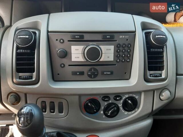 Сірий Опель Віваро, об'ємом двигуна 2 л та пробігом 200 тис. км за 7300 $, фото 11 на Automoto.ua