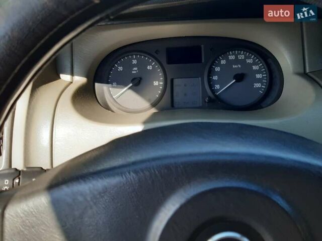 Сірий Опель Віваро, об'ємом двигуна 2 л та пробігом 200 тис. км за 7300 $, фото 9 на Automoto.ua