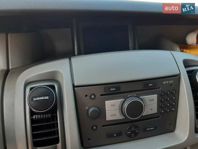 Сірий Опель Віваро, об'ємом двигуна 2 л та пробігом 200 тис. км за 7300 $, фото 10 на Automoto.ua