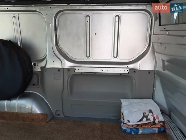 Сірий Опель Віваро, об'ємом двигуна 2 л та пробігом 200 тис. км за 7300 $, фото 19 на Automoto.ua