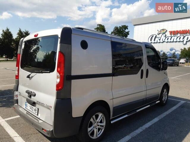 Сірий Опель Віваро, об'ємом двигуна 2 л та пробігом 200 тис. км за 7300 $, фото 2 на Automoto.ua