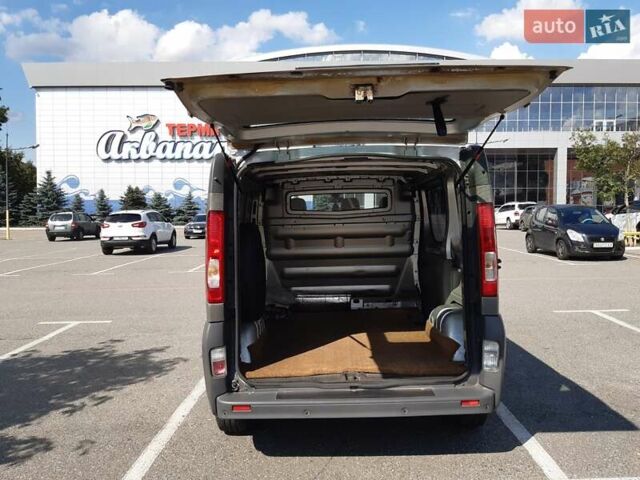 Сірий Опель Віваро, об'ємом двигуна 2 л та пробігом 200 тис. км за 7300 $, фото 20 на Automoto.ua