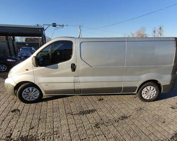 Серый Опель Виваро, объемом двигателя 2.02 л и пробегом 320 тыс. км за 7900 $, фото 9 на Automoto.ua