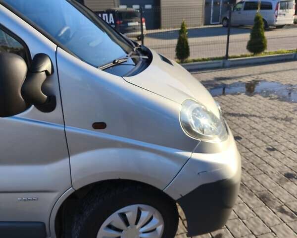 Серый Опель Виваро, объемом двигателя 2.02 л и пробегом 320 тыс. км за 7900 $, фото 15 на Automoto.ua