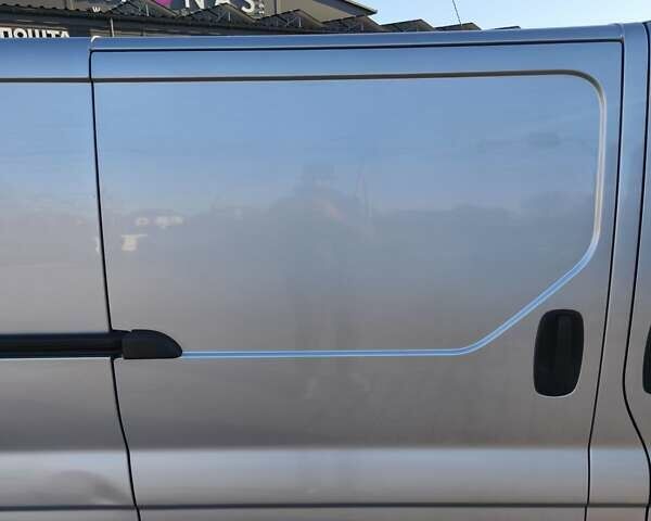 Серый Опель Виваро, объемом двигателя 2.02 л и пробегом 320 тыс. км за 7900 $, фото 14 на Automoto.ua