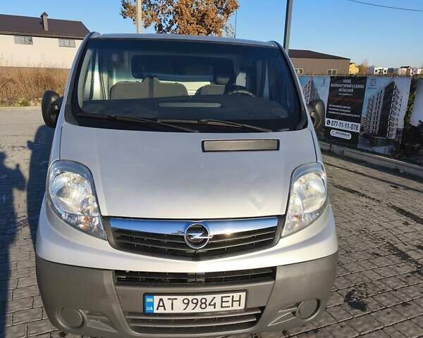 Серый Опель Виваро, объемом двигателя 2.02 л и пробегом 320 тыс. км за 7900 $, фото 18 на Automoto.ua