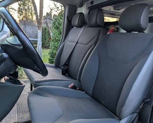 Сірий Опель Віваро, об'ємом двигуна 2 л та пробігом 238 тис. км за 11600 $, фото 11 на Automoto.ua