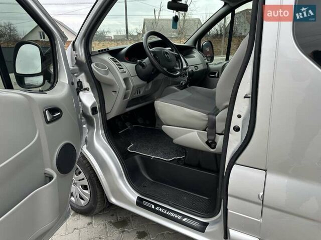 Серый Опель Виваро, объемом двигателя 2 л и пробегом 225 тыс. км за 15750 $, фото 13 на Automoto.ua