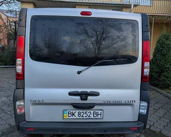 Сірий Опель Віваро, об'ємом двигуна 2 л та пробігом 238 тис. км за 11600 $, фото 3 на Automoto.ua
