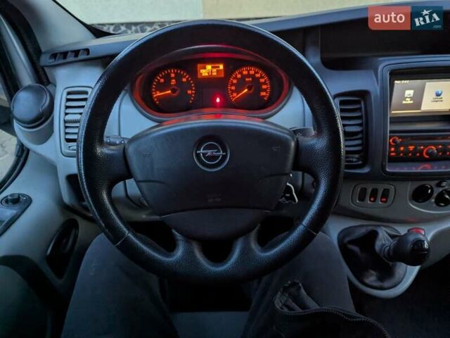 Сірий Опель Віваро, об'ємом двигуна 2 л та пробігом 238 тис. км за 11600 $, фото 4 на Automoto.ua