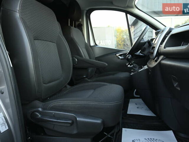 Серый Опель Виваро, объемом двигателя 1.6 л и пробегом 274 тыс. км за 11300 $, фото 31 на Automoto.ua