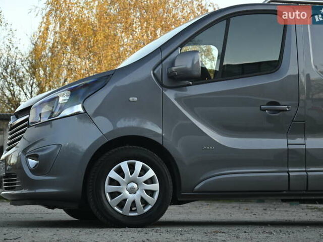 Серый Опель Виваро, объемом двигателя 1.6 л и пробегом 274 тыс. км за 11300 $, фото 5 на Automoto.ua