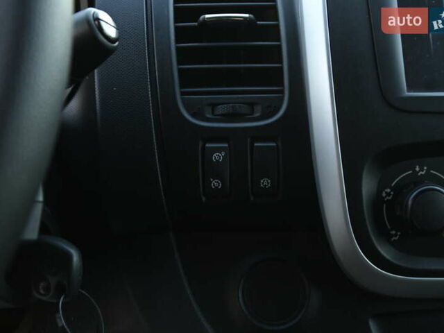 Серый Опель Виваро, объемом двигателя 1.6 л и пробегом 274 тыс. км за 11300 $, фото 23 на Automoto.ua