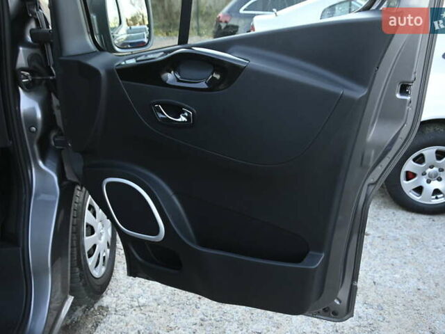 Сірий Опель Віваро, об'ємом двигуна 1.6 л та пробігом 274 тис. км за 11300 $, фото 30 на Automoto.ua