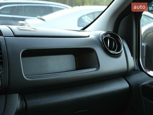 Сірий Опель Віваро, об'ємом двигуна 1.6 л та пробігом 274 тис. км за 11300 $, фото 26 на Automoto.ua