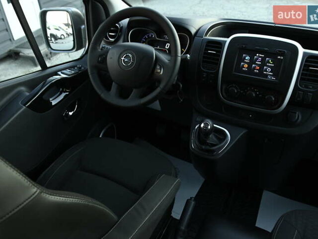 Серый Опель Виваро, объемом двигателя 1.6 л и пробегом 274 тыс. км за 11300 $, фото 27 на Automoto.ua