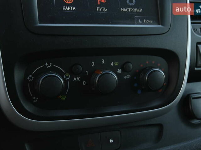 Сірий Опель Віваро, об'ємом двигуна 1.6 л та пробігом 274 тис. км за 11300 $, фото 24 на Automoto.ua