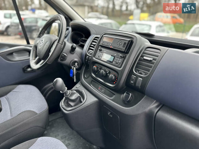 Сірий Опель Віваро, об'ємом двигуна 1.6 л та пробігом 202 тис. км за 13390 $, фото 22 на Automoto.ua