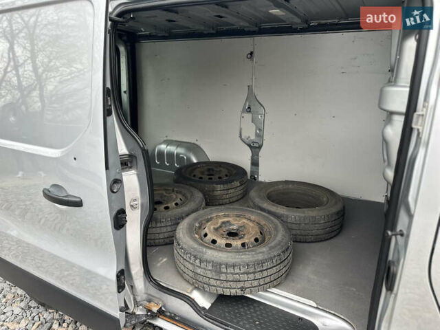 Сірий Опель Віваро, об'ємом двигуна 1.6 л та пробігом 202 тис. км за 13390 $, фото 25 на Automoto.ua
