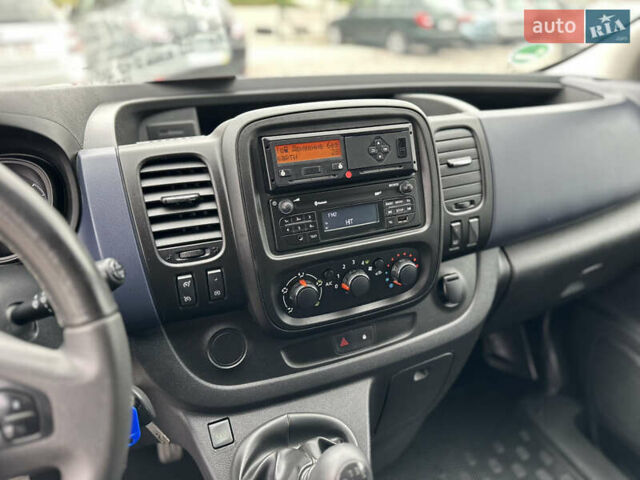 Сірий Опель Віваро, об'ємом двигуна 1.6 л та пробігом 202 тис. км за 13390 $, фото 19 на Automoto.ua